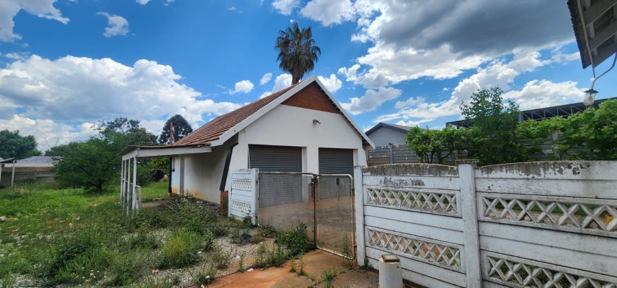 3 Bedroom Property for Sale in Wilkoppies North West